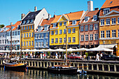 Dänemark, Gebäude in Nyhavn am Kanal; Kopenhagen
