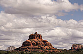 Bell Rock, eine Sandsteinfelsformation; Sedona, Arizona, Vereinigte Staaten von Amerika