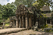 Fassade des Banteay Kdei-Tempels im Wald, Angkor Wat; Siem Reap, Provinz Siem Reap, Kambodscha.