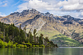 Schöner Blick auf den Lake Wakatipu bei Queenstown; Südinsel, Neuseeland