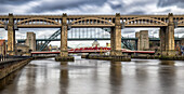 Brücken über den Fluss Tyne in Newcastle und Gateshead; Newcastle Upon Tyne, Tyne and Wear, England.