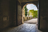 Türen und Innenraum des Schlosses von Duino; Italien