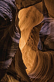 Slot Canyon bekannt als Canyon X, in der Nähe von Page; Arizona, Vereinigte Staaten von Amerika