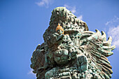 Garuda Wisnu Kencana-Statue im Garuda Wisnu Kencana-Kulturpark; Bali, Indonesien.