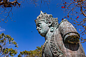Die 23 Meter hohe Vishnu-Statue im Garuda Wisnu Kencana Cultural Park; Bali, Indonesien.
