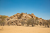 Auf der Straße zum Brandberg, Damaraland; Kunene-Region, Namibia.