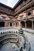 Innenraum des Königspalastes Durbar Square der alten Stadt Patan oder Lalitpur, erbaut von den Newari Hindu Mallas zwischen dem 16. und 18. Jahrhundert im Kathmandutal, Nepal; Patan, Kathmandutal, Nepal.