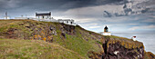 Leuchtturm und Nebelhorn entlang der Küste; St. Abb's Head Scottish Borders Schottland