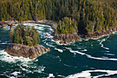 Luftaufnahmen von Clayoquot Sound in der Nähe von Tofino; Britisch-Kolumbien, Kanada
