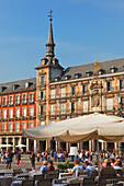 Kaffeehausleben auf der Plaza Mayor; Madrid Spanien