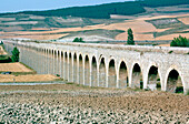 R.Watts; Römisches Aquädukt im Norden Spaniens