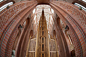 Holzaltar in der St. Petri Kirche, Riga, Lettland
