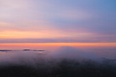 Sonnenaufgang und Nebel, Acadia-Nationalpark, Maine, USA