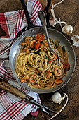 Spaghetti with garlic shrimp and tomatoes