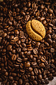 Kaffeebohnen und Kaffeeplätzchen