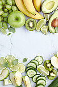 Grün - Banane, Apfel, Gurke, Trauben, Limetten, Avocado, Kiwi