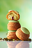 Choux pastry with pistachio cream
