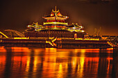 Jinming-See, Kaifeng, Henan, China. Kaifeng war die Hauptstadt der Song-Dynastie, 1000 bis 1100 nach Christus.