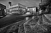 Italy, Umbria, Perugia. Palazzo dei Priori and the Fontana Maggiore, a medieval fountain on Piazza IV Novembre.