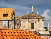 Kroatien, Dubrovnik. Blick von oben auf die Kathedrale von Dubrovnik in der Altstadt von Dubrovnik, die zum UNESCO-Weltkulturerbe gehört.