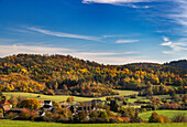 Herbstfärbung in der Nähe der Stadt Tetlin in der Tschechischen Republik