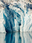Knud Rasmussen Glacier (auch Apuseeq Glacier genannt) im Sermiligaaq Fjord, Ammassalik, Dänisches Territorium.