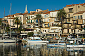 Der Jachthafen und der Quai Landry in Calvi. Der Stadtteil Balagne. Korsika. Frankreich