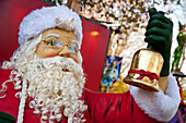 Weihnachtsmann mit Glocke, Winter Wonderland, London, Großbritannien