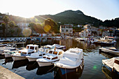 Der Hafen bei Sonnenaufgang; Insel Lopud, Kroatien