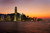 Hafen-Skyline, Abenddämmerung, Hongkong
