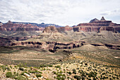 Ein Blick in den Grand Canyon entlang des South Kaibab Trail; Grand Canyon National Park, Arizona