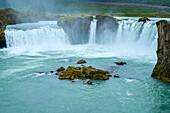 Nahaufnahme des Godafoss-Wasserfalls des Skj?andaflj??iver; Fossholl, Nordurland Eystra, Island