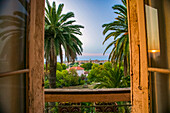 Blick durch das Fenster der Villa le Reve, in der Henri Matisse 1943-1949 in Vence, Frankreich, lebte; Vence, Côte d'Azur, Frankreich