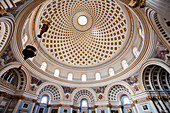 Innenansicht der Kuppel der Rotunde der Heiligen Marija Assunta, Mosta, Malta