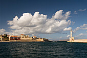 Griechenland, Kreta, 16. Jahrhundert, Venezianischer Hafen und Leuchtturm.