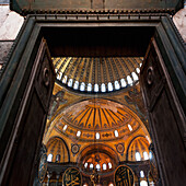 Niedriger Blickwinkel der verzierten Details im Hagia Sophia Museum; Istanbul Türkei