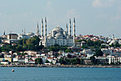 Blick auf die Blaue Moschee; Istanbul, Türkei