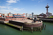 Niederlande, Seeland, Uferpromenade und Gebäude in der Stadt; Vlissingen