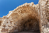 Israel, nahe der Stadt Caesarea. Die antike Stadt Caesarea Maritima mit ihrem Hafen wurde von Herodes dem Großen erbaut. Die Stadt war während der späten römischen und byzantinischen Ära besiedelt; Caesarea Maritima National Park, Caesarea Maritima ist ein Nationalpark an der israelischen Küste