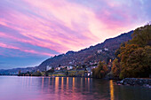 Schweiz, Himmel in der Morgendämmerung über dem Genfersee; Saint-Saphorin