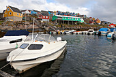 Boote im Hafen des Dorfes Kangaamiut; Grönland
