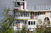 Riverboat auf dem Yukon River; Dawson City, Yukon, Kanada