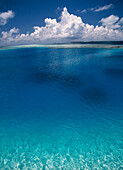 Tropische Meereslandschaft, Meer & blauer Himmel