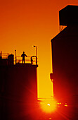 Bergbau, Erzaufbereitungsanlage, Sonnenuntergang Silhouette, Arbeiter