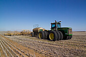 Weizenaussaat, traktorgezogene Drillmaschine, Australien