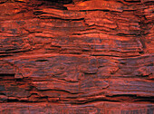 Felswand mit Schichten, Karijini National Park, Australien