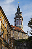 Nahaufnahme des Turms des Schlosses von Cesky Krumlov, Cesky Krumlov, Tschechische Republik.