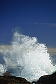 Wellen brechen am Ufer, Atlantik, Namaqualand, Südafrika