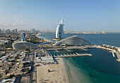 Luftaufnahme des Burj Al Arab Hotel, Jumeirah, Dubai, Vereinigte Arabische Emirate, Naher Osten