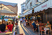 Bar und Straßencafé, Montmartre, Paris, Frankreich, Europa